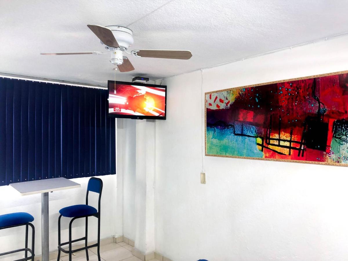 Hotel Vagabundo Plaza Del Sol Zapopan Exterior photo