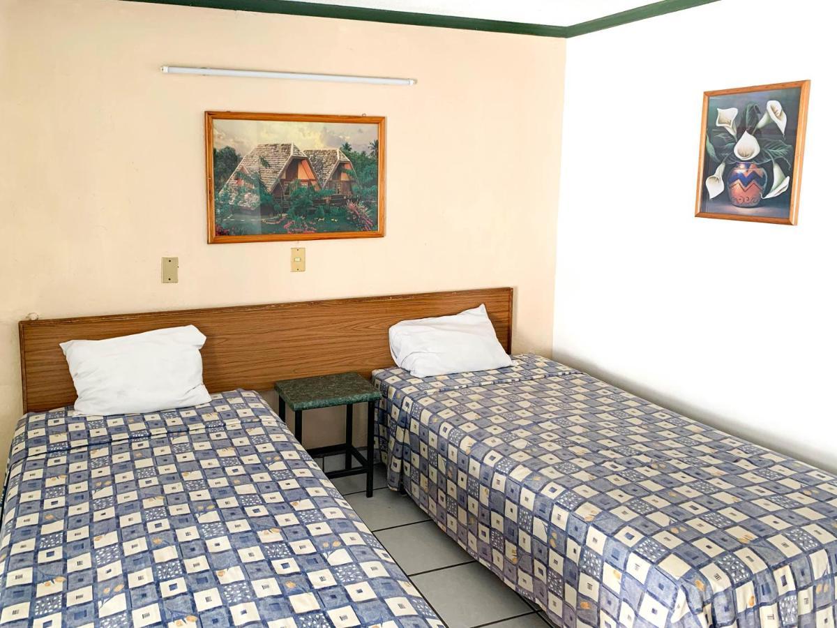 Hotel Vagabundo Plaza Del Sol Zapopan Exterior photo